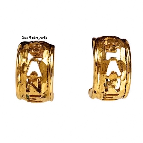 CHANEL Vintage Gold Cut Out Logo Clip On Earrings - Picture 12 of 12